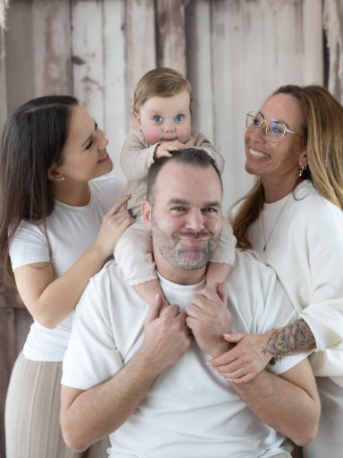Familienfotoshooting in Berlin mit Baby