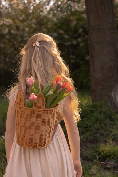 Mini-Fotoshooting Mädchen mit Blumen